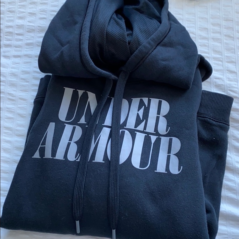 UNDER ARMOUR sweatshirt